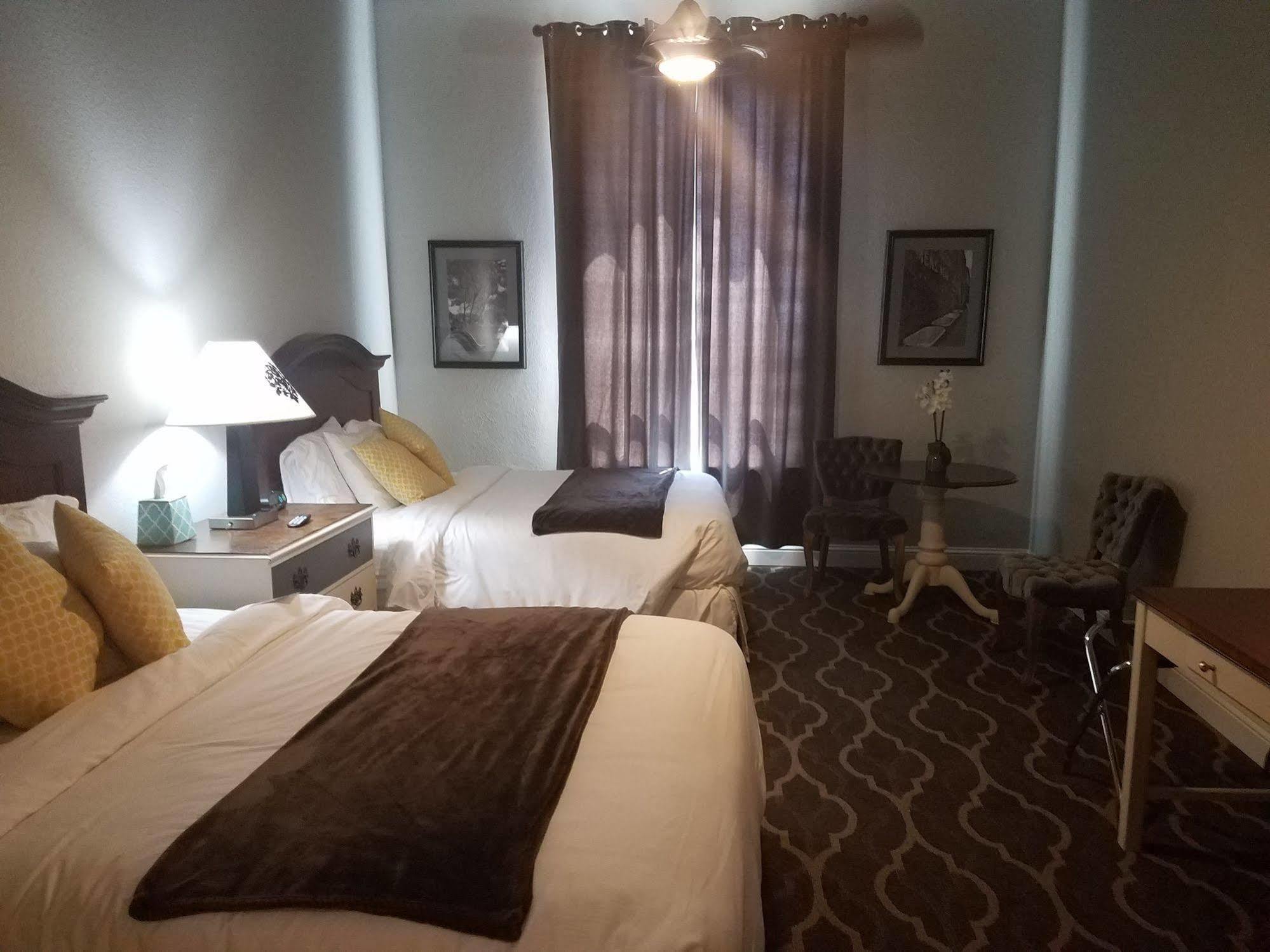 Gonzales The Dilworth Inn מראה חיצוני תמונה